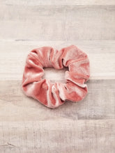 Load image into Gallery viewer, Luxe Velvet Scrunchie Vintage Pink - Adassa Rose